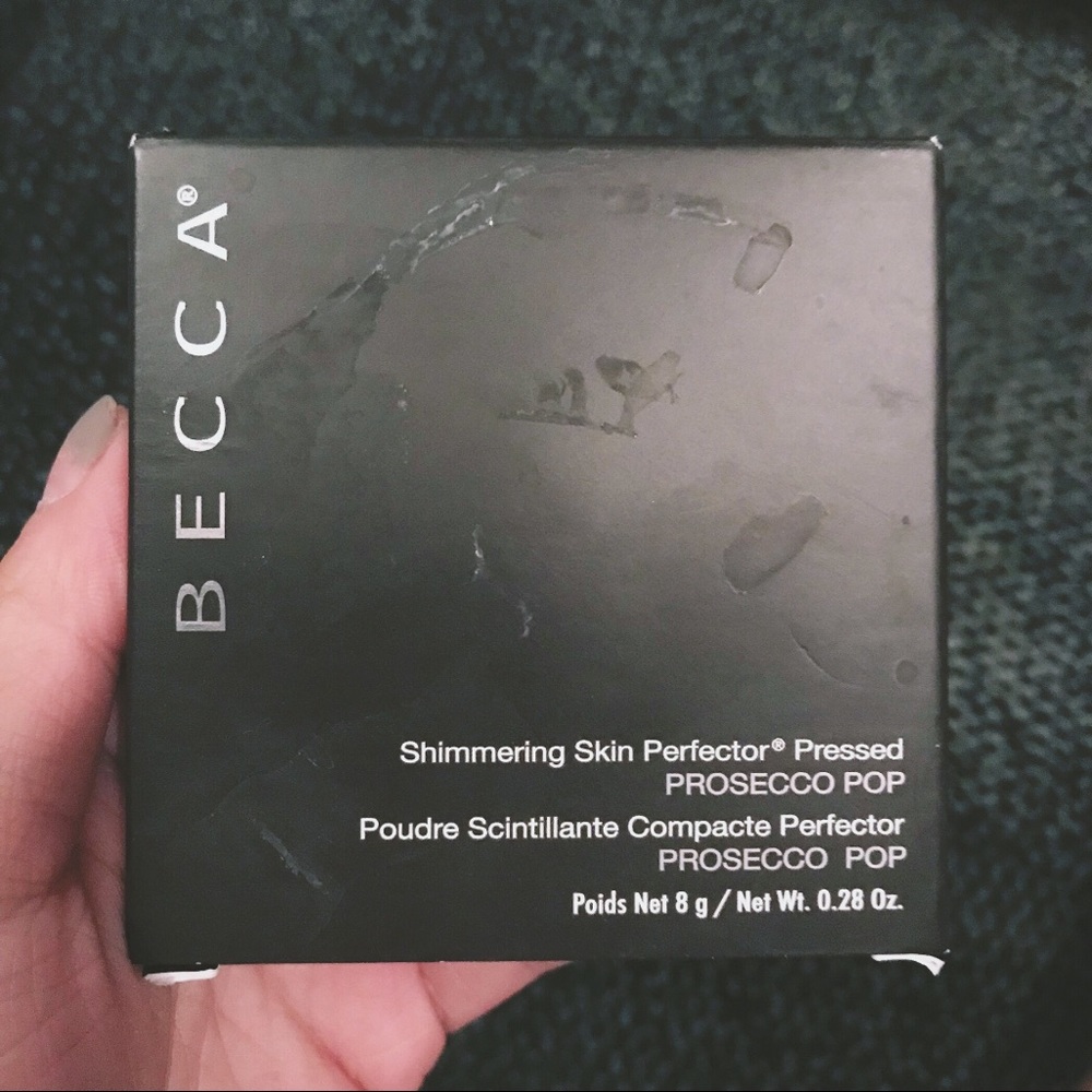 Becca highlighter in prosecco pop